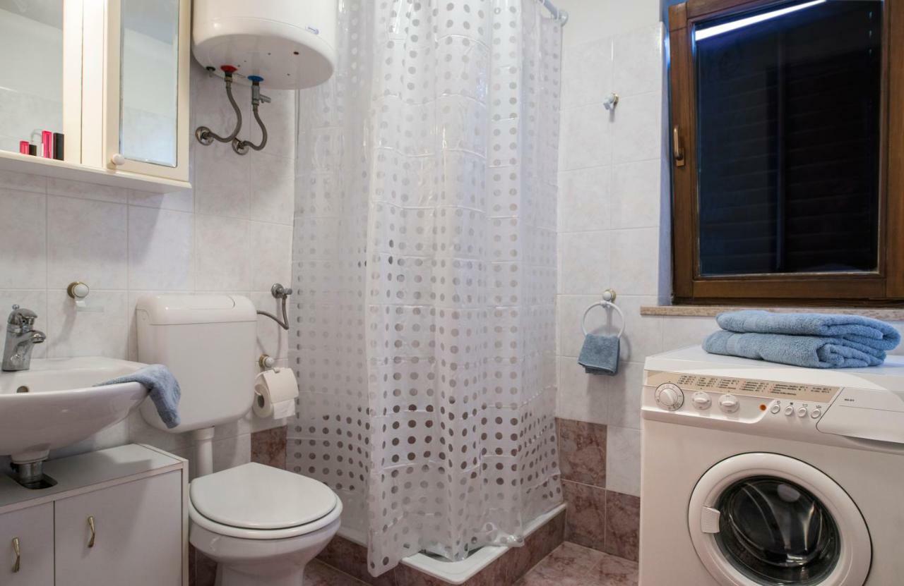 Lily Apartment Rabac Ngoại thất bức ảnh