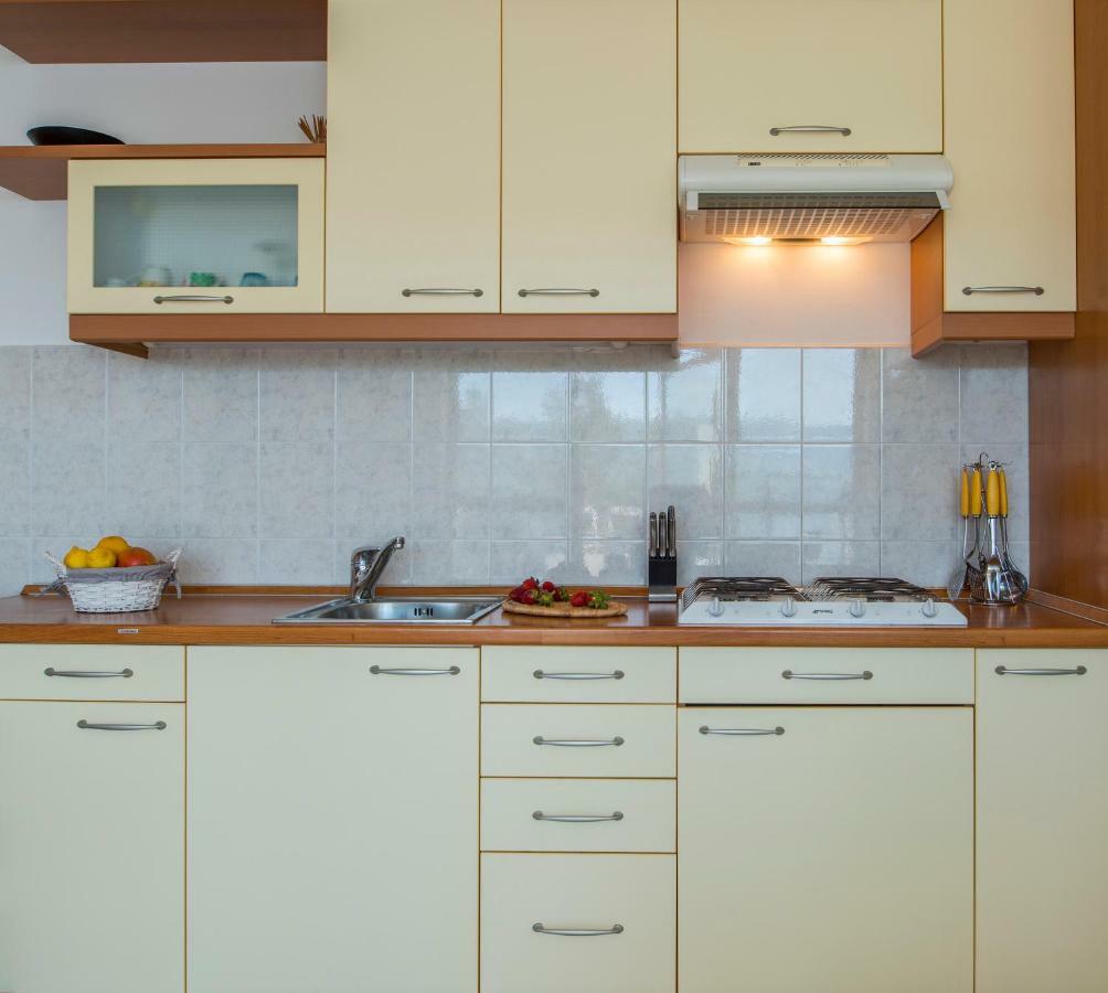 Lily Apartment Rabac Ngoại thất bức ảnh